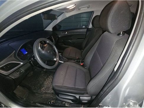 Used 2021 Hyundai Accent SE image 11