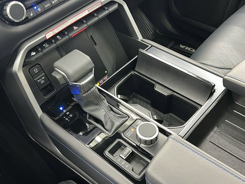 Used 2025 Toyota Sequoia Platinum image 26