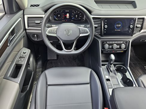 Certified 2023 Volkswagen Atlas SE FWD image 12