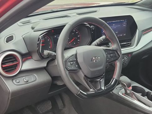 Used 2025 Chevrolet Trax RS w/ Driver Confidence Package FWD image 6