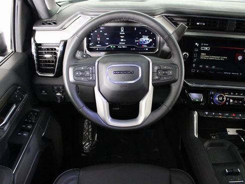 Used 2025 GMC Sierra 2500 Denali w/ Denali Reserve Package image 4