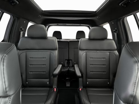New 2025 Hyundai Santa Fe Calligraphy AWD/4WD image 16
