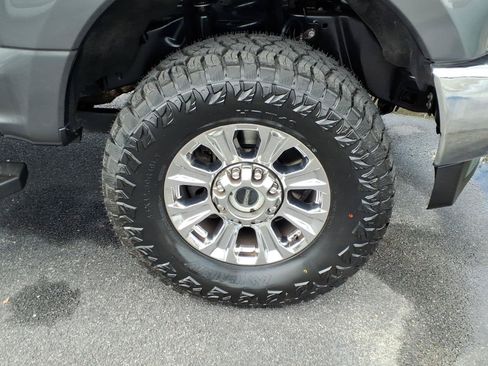 Used 2019 Ford F250 XLT w/ XLT Premium Package AWD/4WD image 9