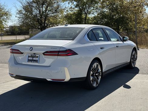 New 2026 BMW 530i w/ Premium Package image 8