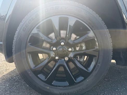 Certified 2022 Jeep Grand Cherokee Laredo X AWD/4WD image 35