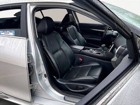 Used 2023 Nissan Maxima SV w/ Floor Mat Group image 7