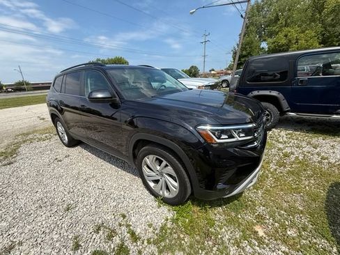 Used 2023 Volkswagen Atlas SE w/ Panoramic Sunroof Package FWD image 4