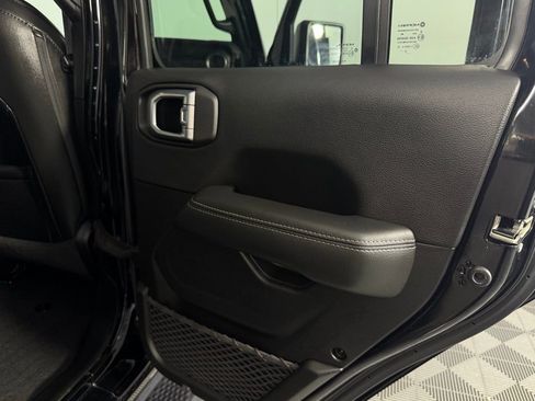 Used 2023 Jeep Wrangler Unlimited Sahara w/ Safety Group AWD/4WD image 30