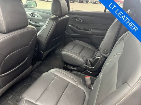 Used 2022 Chevrolet Traverse LT w/ LT Premium Package AWD/4WD image 5