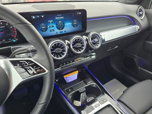 New 2025 Mercedes-Benz GLB 250 image 24