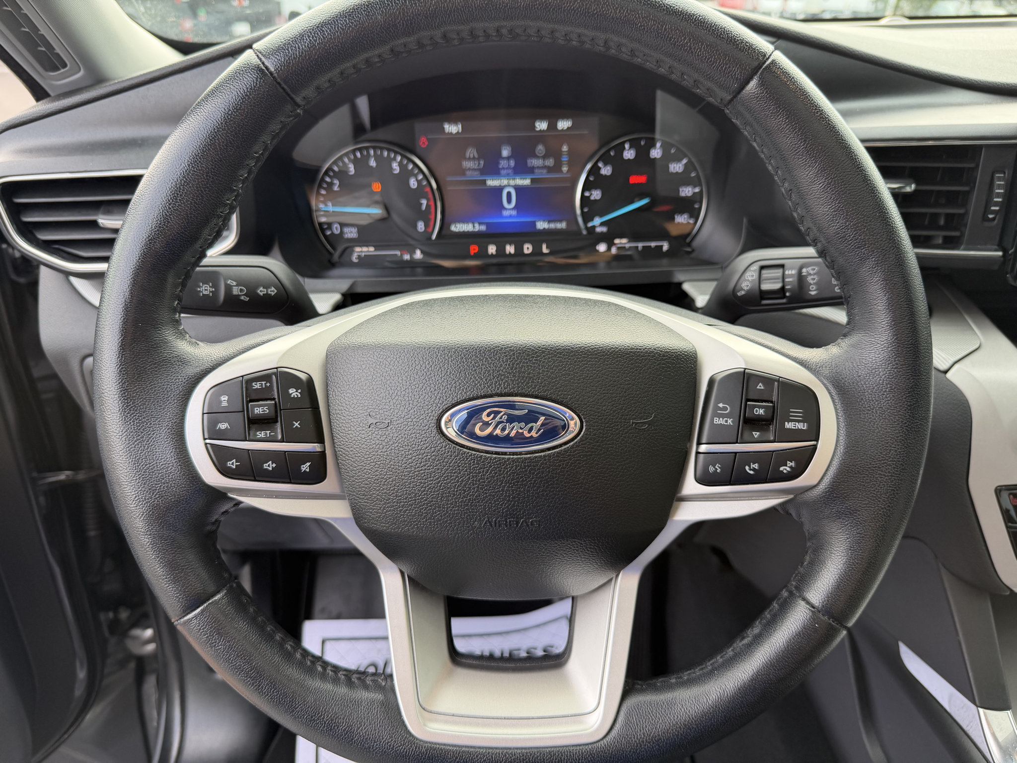 Used 2023 Ford Explorer XLT w/ Equipment Group 202A AWD/4WD image 13