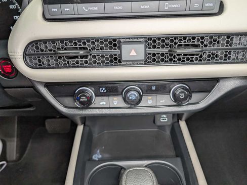 Certified 2023 Honda HR-V LX image 30