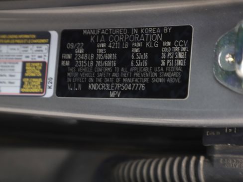 Used 2023 Kia Niro EX image 24