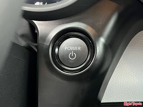 Certified 2026 Toyota Sienna XLE FWD image 26