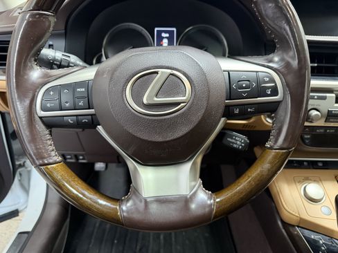 Used 2016 Lexus ES 350 w/ Luxury Package w/Wood Trim FWD image 14