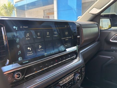 Used 2022 Chevrolet Silverado 1500 High Country w/ Technology Package image 14