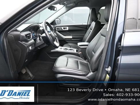 Used 2022 Ford Explorer XLT w/ Equipment Group 202A AWD/4WD image 25