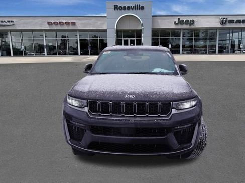 New 2026 Jeep Grand Cherokee L Limited w/ Trailer Tow Package AWD/4WD image 8