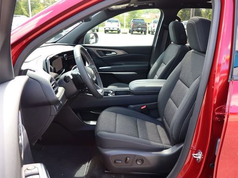 New 2025 Chevrolet Traverse LT w/ Sun and Wheel Package image 9