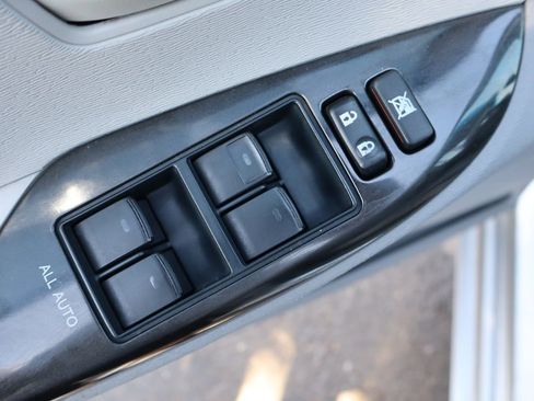 Used 2011 Toyota Sienna LE w/ Towing Pkg image 27