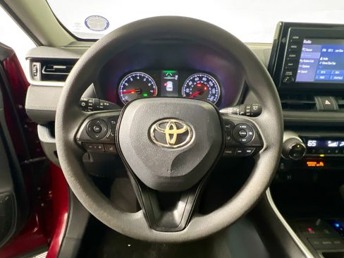 Used 2019 Toyota RAV4 XLE FWD image 16
