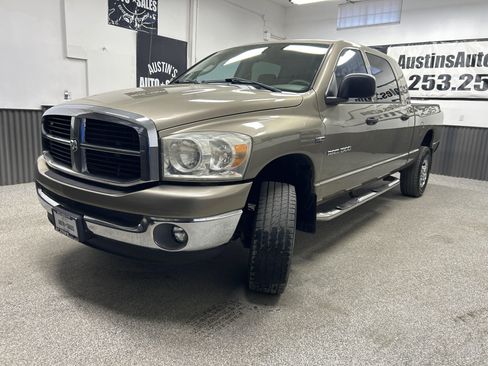 Used 2007 Dodge Ram 1500 Truck SLT w/ Light Group AWD/4WD image 3