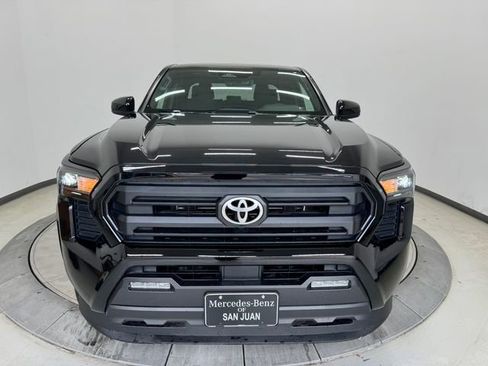 Used 2025 Toyota Tacoma SR5 AWD/4WD image 12