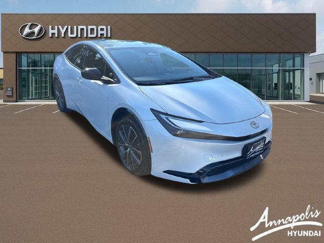 Used 2023 Toyota Prius XLE FWD image 7