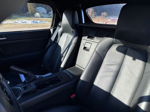 Used 2007 MAZDA MX-5 Miata Grand Touring w/ Suspension Pkg image 13