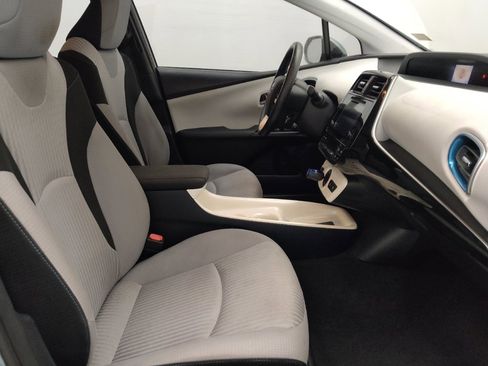Used 2017 Toyota Prius Three FWD image 21