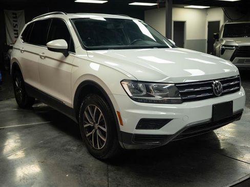 Used 2020 Volkswagen Tiguan SE R-Line FWD image 5