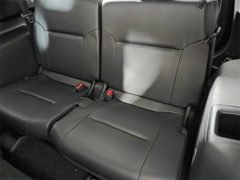 Used 2022 Mitsubishi Outlander SE image 18