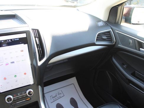 Used 2024 Ford Edge SEL image 16