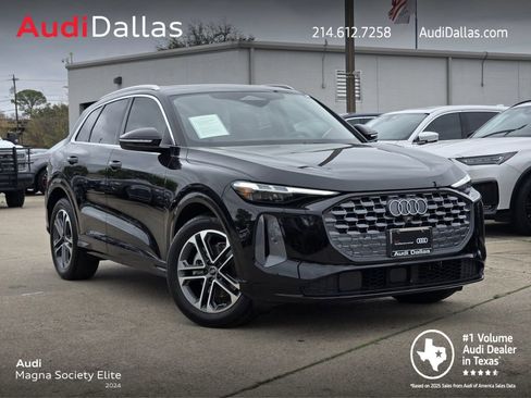 Certified 2025 Audi Q5 Prestige image 1