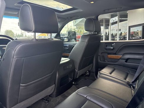 Used 2018 Chevrolet Silverado 2500 High Country image 29