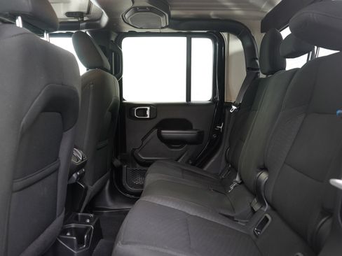 Used 2021 Jeep Gladiator Willys image 19