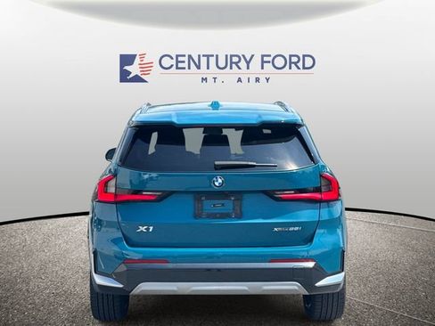 Used 2023 BMW X1 xDrive28i w/ Convenience Package AWD/4WD image 3
