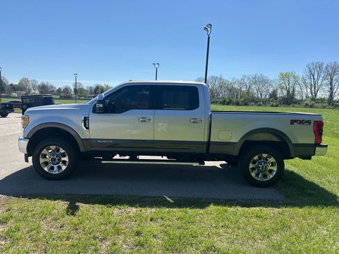 Used 2017 Ford F250 4x4 Crew Cab Super Duty image 16