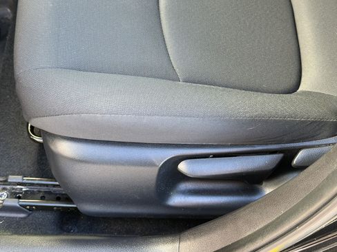 Used 2022 Toyota Corolla LE image 14