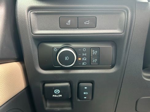 Used 2024 Ford Expedition Limited AWD/4WD image 18
