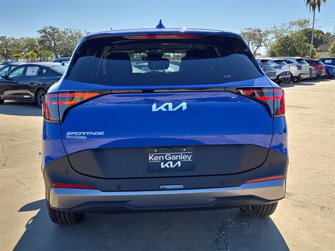 New 2026 Kia Sportage EX image 7