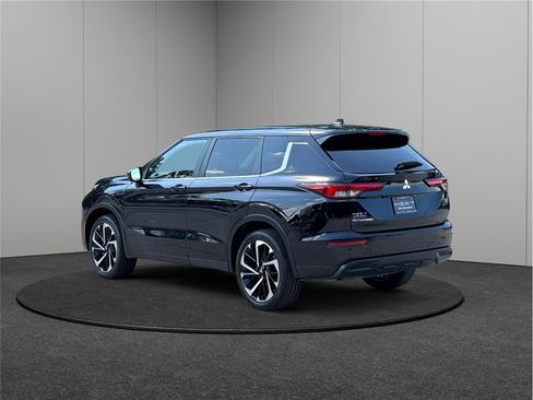 Used 2022 Mitsubishi Outlander ES image 7