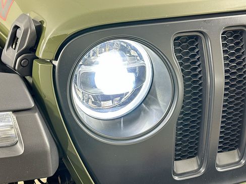 Used 2021 Jeep Wrangler Unlimited Rubicon w/ LED Lighting Group AWD/4WD image 37