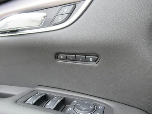 New 2025 Cadillac XT6 Luxury image 27