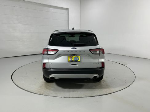 Used 2020 Ford Escape SE image 29