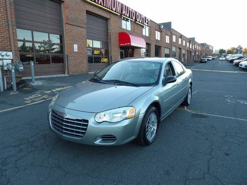 Used 2005 Chrysler Sebring Touring w/ Leather Value Pkg image 3