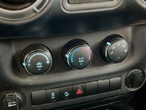 Used 2017 Jeep Wrangler Sport image 17