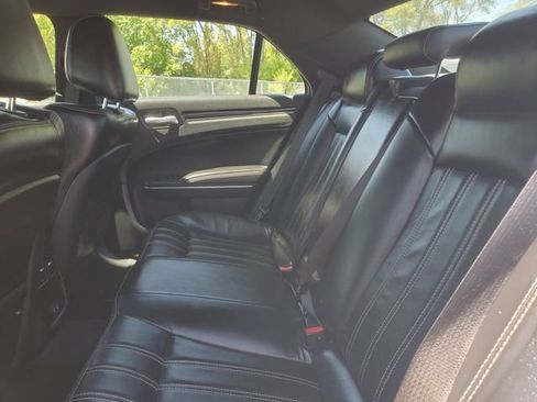 Used 2018 Chrysler 300 S RWD image 29