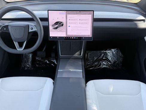 Used 2026 Tesla Model Y AWD image 54