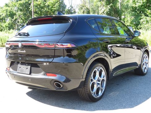 Used 2024 Alfa Romeo Tonale Veloce w/ Active Assist Package AWD/4WD image 5